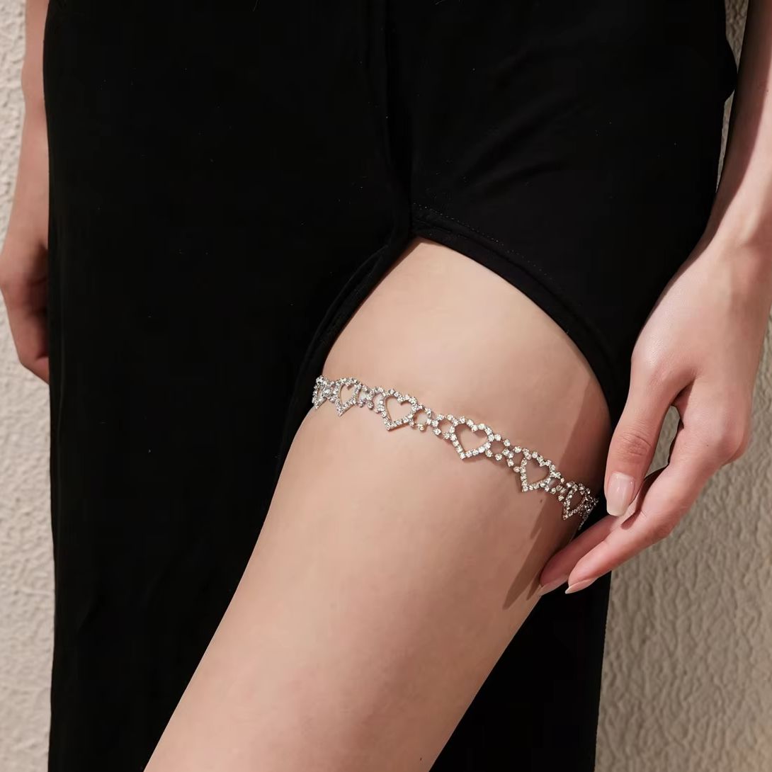 Body Jewelry Dress - Corrente de Perna com Coração e